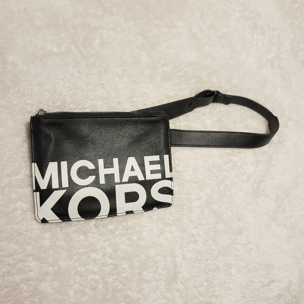 Michael Kors- Black Leather Fanny Pack